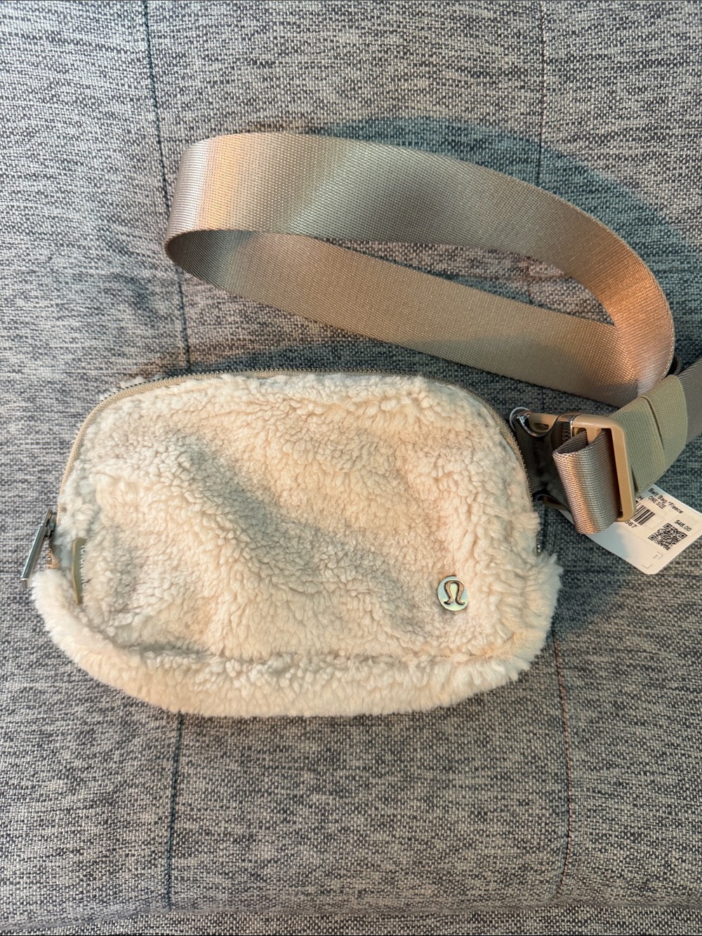 NWT Lululemon Everywhere Belt Bag Fleece